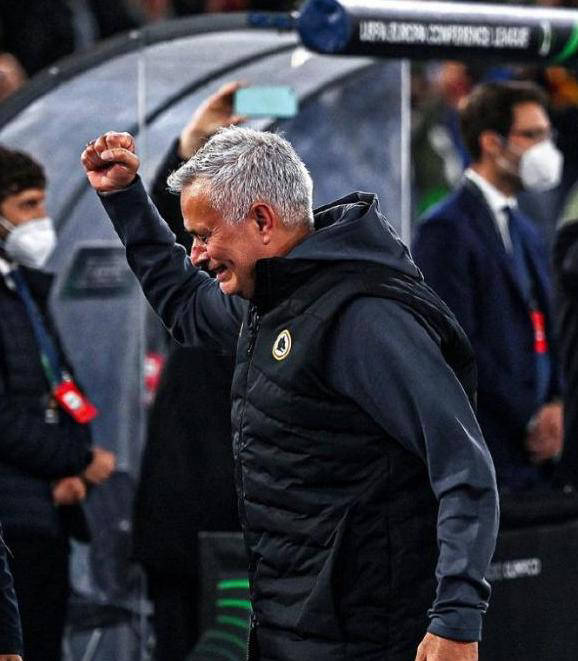 再见穆里尼奥！葡超教坛失意，双线溃败，更衣室矛盾激化